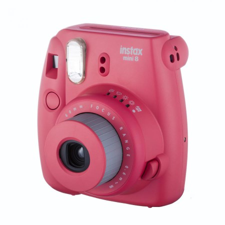 Súťaž o tri Instax Mini 8 fotoaparáty