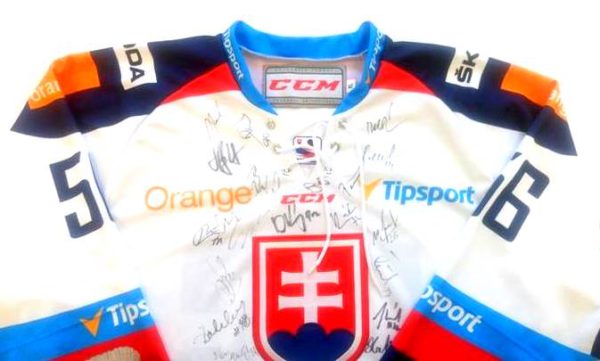 Vyhrajte dres slovenskej hokejovej reprezentácie