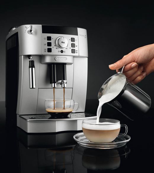 Súťaž o automatické espresso De'Longhi ECAM 22.110SB Magnifica S