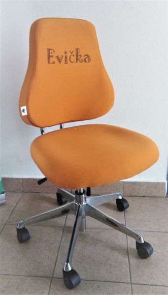 Súťaž o patentovanú a klinicky testovanú stoličku SPINERGO KIDS s menom EVIČKA na chrbtovej opierke