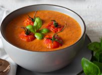 Súťaž o 2 veľké porcie paradajkovej polievky v Lunter Bistro