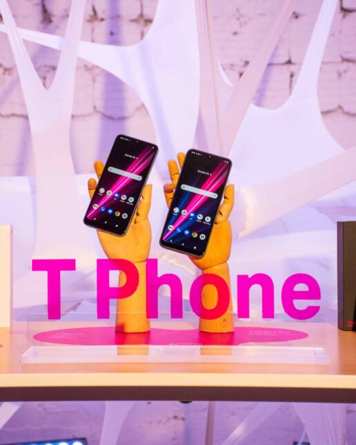 Súťaž o nové 5G smartfóny T Phone a T Phone Pro od Telekomu