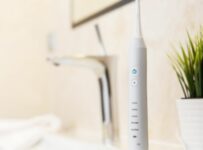 Súťaž o sonickú zubnú kefku Sencor SOC 3312WH