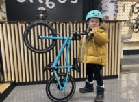Súťaž o detský bicykel Academy, prilbu Melon a cyklistické rukavice Chiba