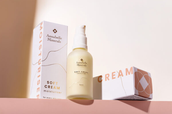 Súťaž o paletku BROW LIKE WOW a ľahký hydratačný krém Annabelle Minerals